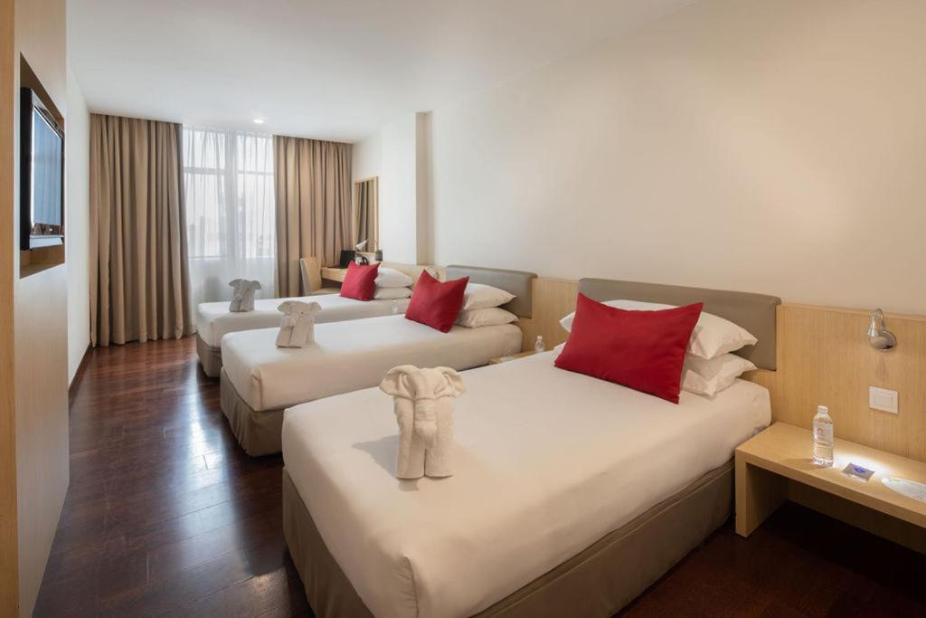 Rocana Hotel Kuantan Extérieur photo