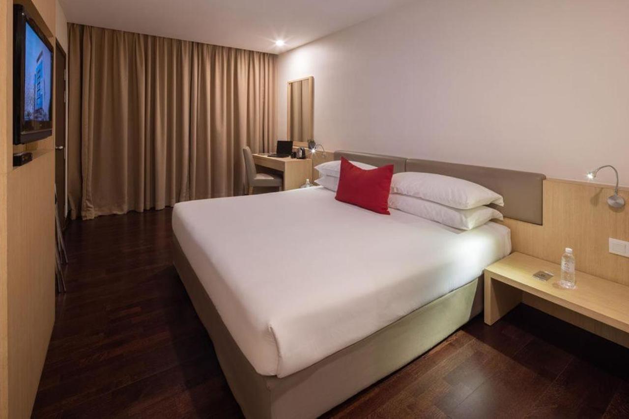 Rocana Hotel Kuantan Extérieur photo