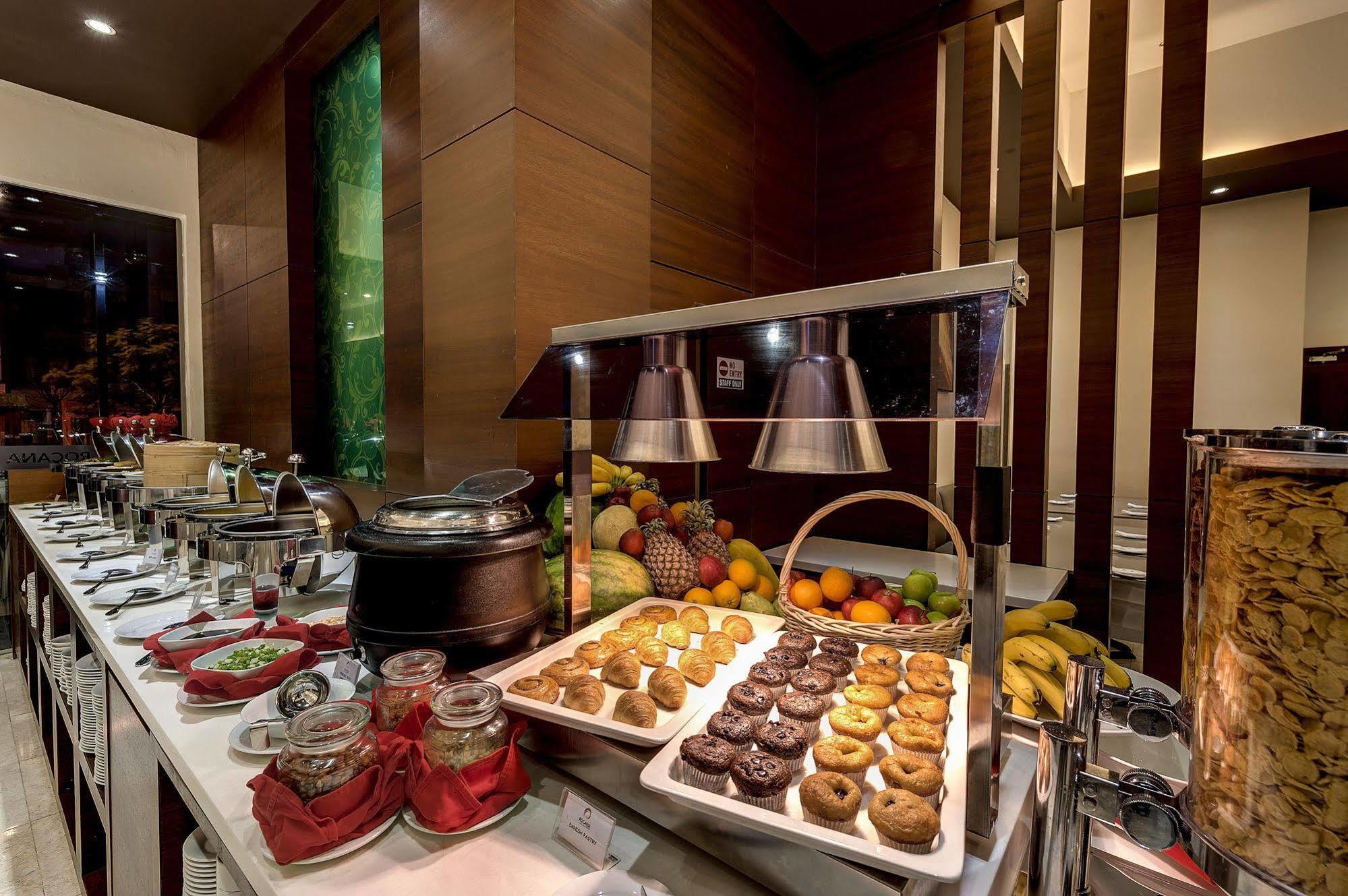 Rocana Hotel Kuantan Extérieur photo
