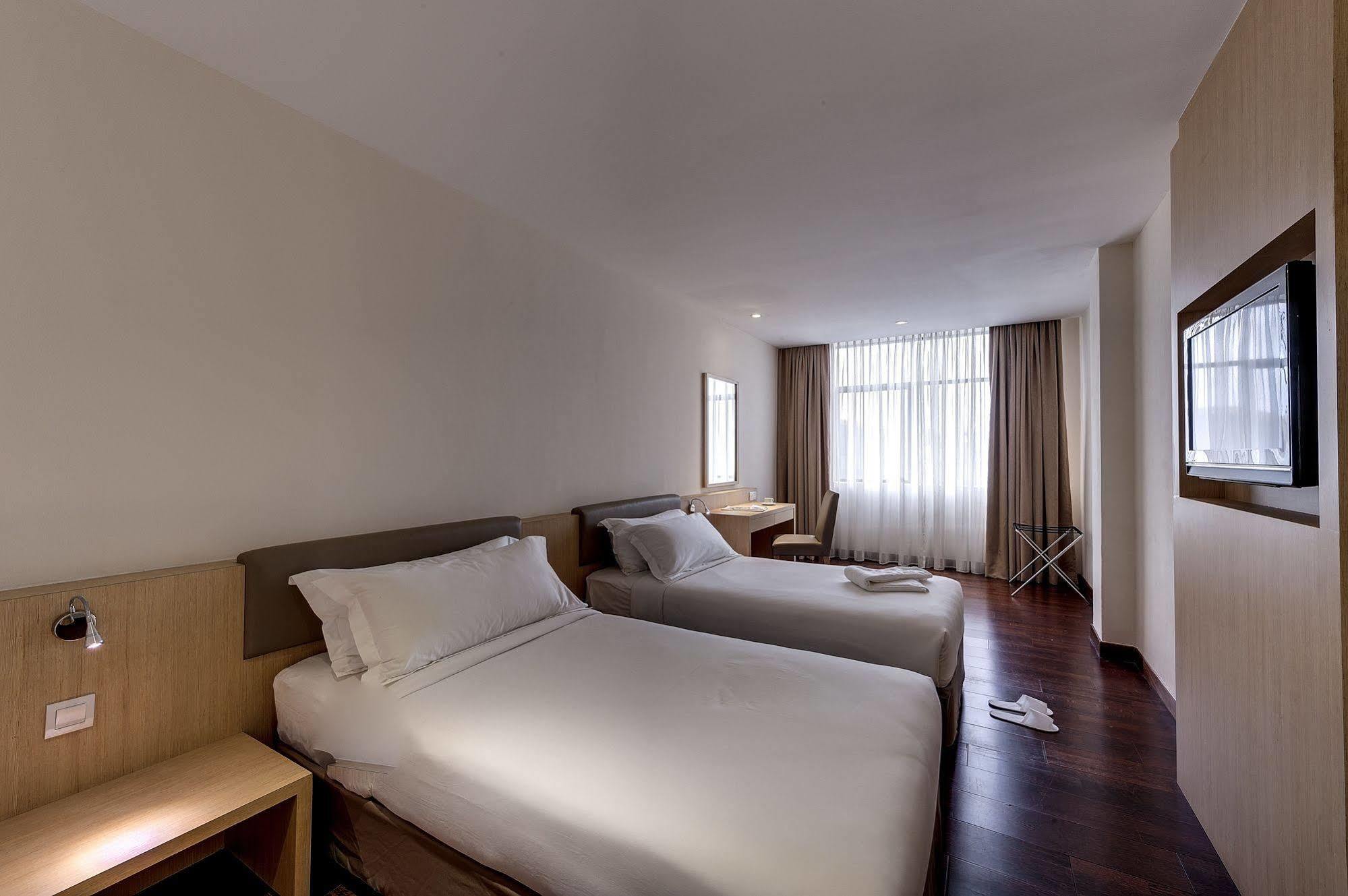 Rocana Hotel Kuantan Extérieur photo